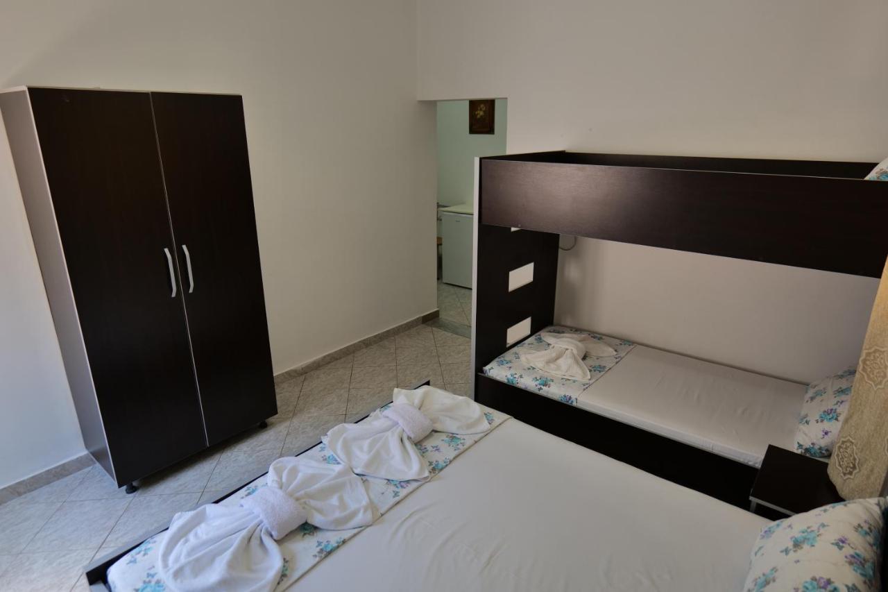 Vila Panorama Piqeras Bed and Breakfast Exterior foto