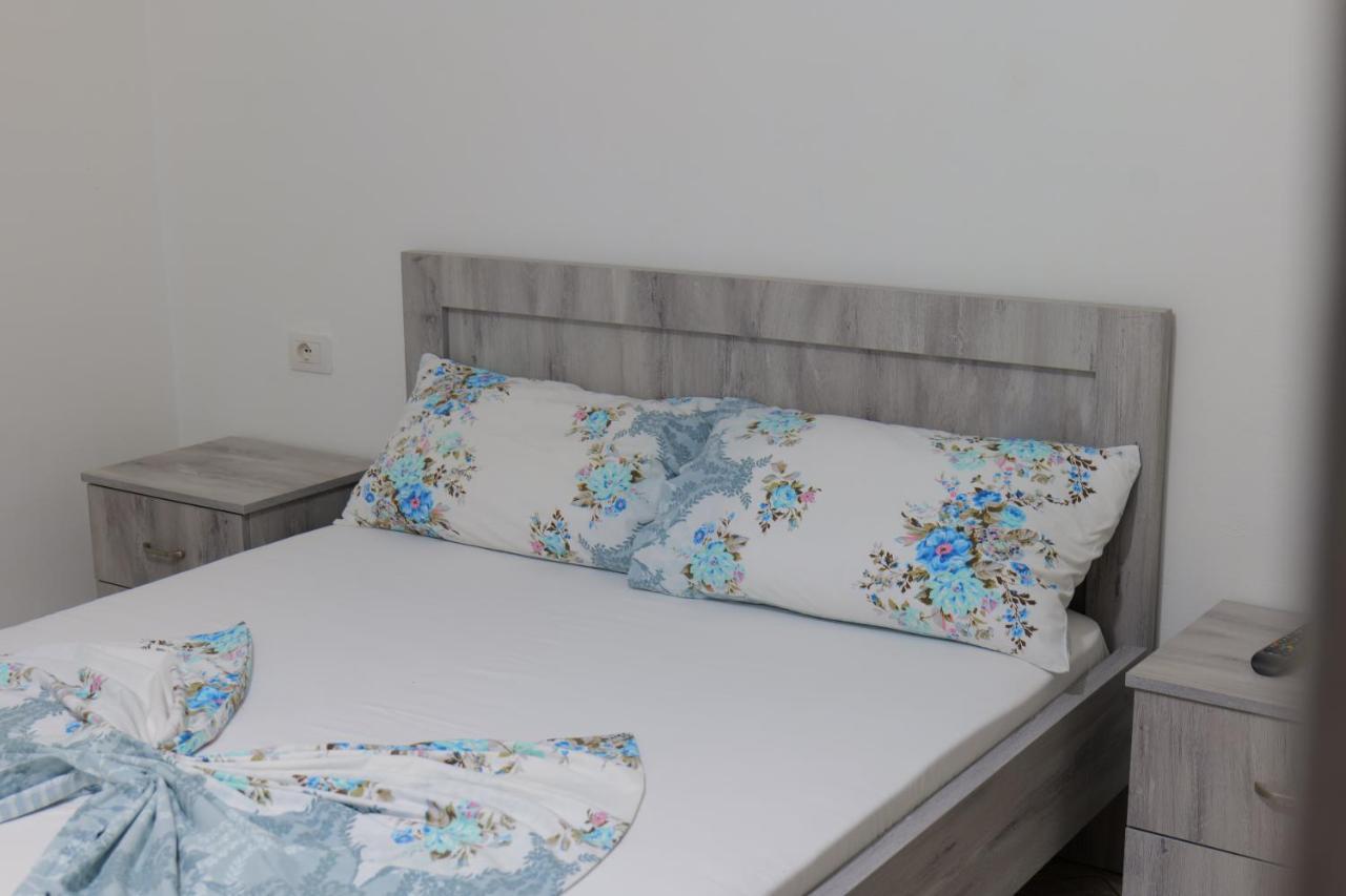 Vila Panorama Piqeras Bed and Breakfast Exterior foto